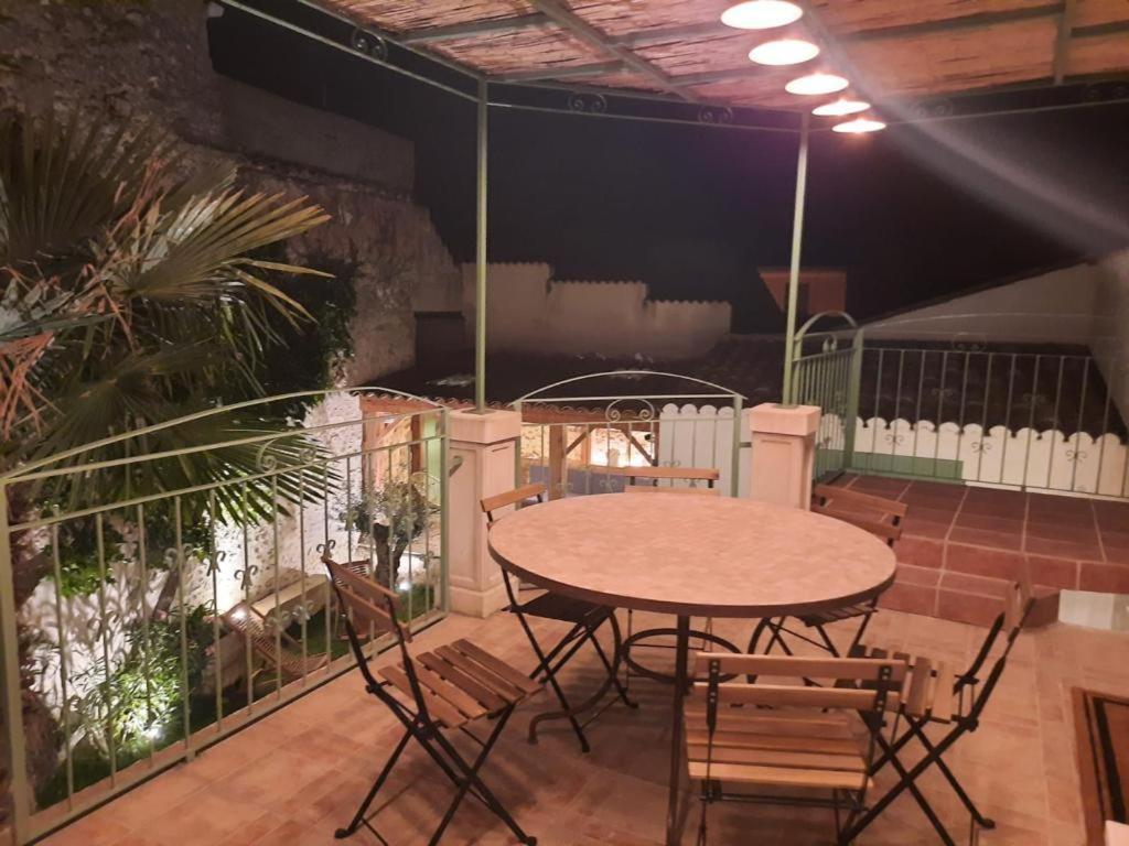 Drome Provencale Maison Familiale Calme Dans Village Valréas Kültér fotó